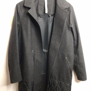 Lululemon roam far coat -- Size 10